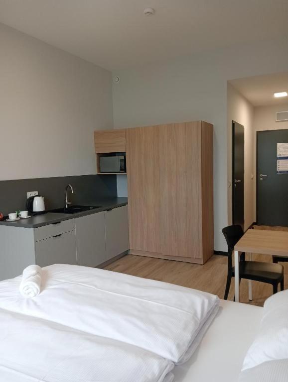Apartment Centrum Szkoleniowo - Noclegowe Hhm Hegelmann O Zgorzelec